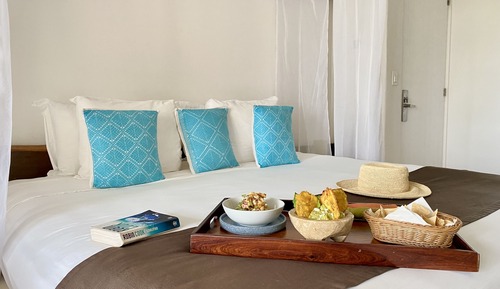 Beachfront room (King)