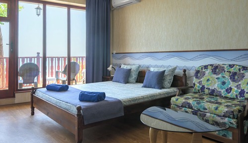 Habitación cuádruple, balcón