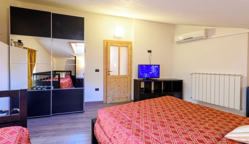 Apartamento, 1 habitación, cocina, en una planta alta (No Elevator)