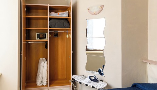Apartamento estándar, 1 habitación, cocina, en edificio anexo (No Elevator)