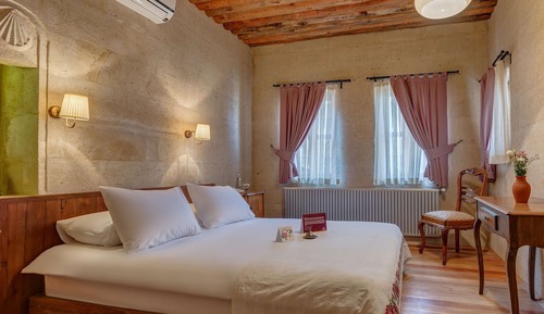 Royal Queen Suite