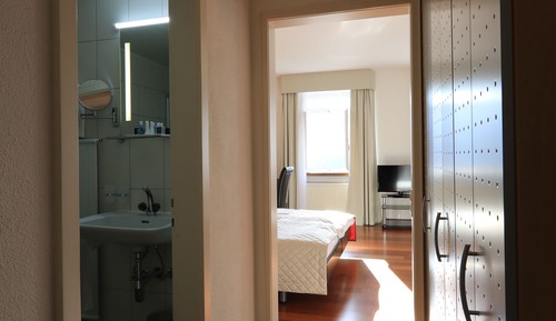 Habitación estándar con 1 cama doble o 2 individuales