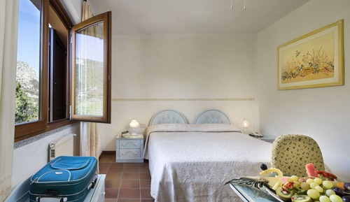 Habitación clásica con 1 cama doble o 2 individuales, vistas al mar