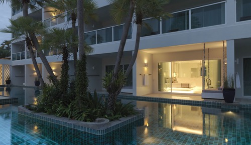 Habitación Deluxe, acceso a la piscina