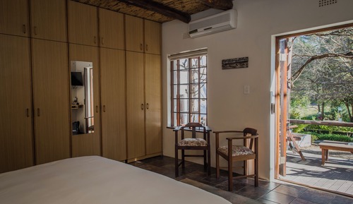 Kingfisher Semi-Luxury Double / Twin Room 