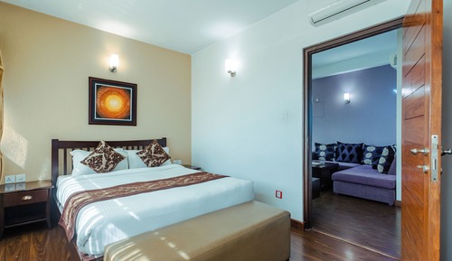 1BHK Apartment with Bathtub
