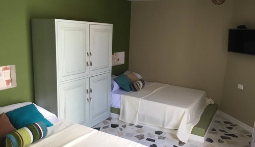 Habitación individual clásica, varias camas, baño privado