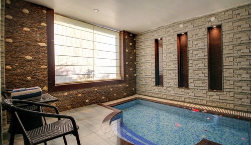 Luxury Suite with Plunge Pool