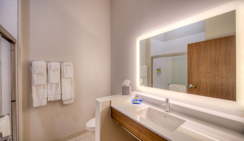 Habitación estándar, 2 camas de matrimonio (Walk-In Shower)