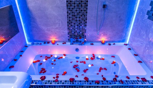 Apartamento superior, bañera de hidromasaje (The Love Nest Suite)