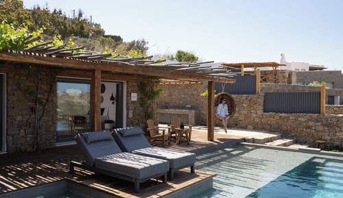 Superior Studio Suite, Sharing Pool (Loulos)