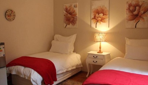 Habitación estándar con 1 cama doble o 2 individuales (Paris)