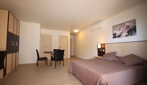 Habitación superior con 1 cama doble o 2 individuales
