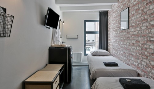 Habitación doble (Room 6)