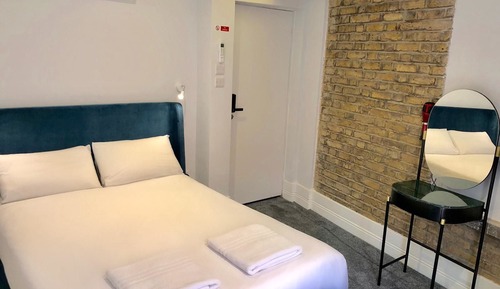 Estudio, baño privado