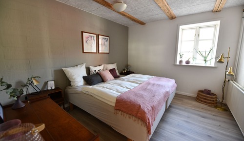 Habitación clásica con 1 cama doble o 2 individuales, baño compartido