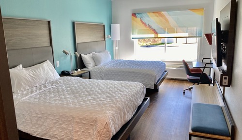 Habitación, 2 camas de matrimonio, accesible para personas con discapacidad, bañera
