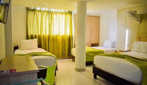 Habitación cuádruple estándar, varias camas