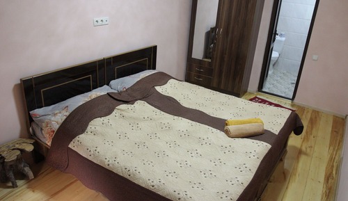 Habitación económica con 1 cama doble o 2 individuales, no fumadores, vistas a la montaña