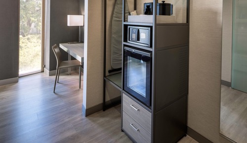 Habitación básica, 1 cama de matrimonio grande, vistas a la ciudad