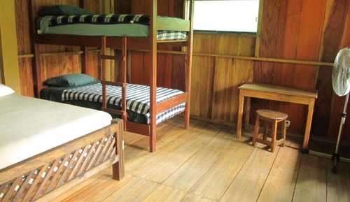 Cabaña básica, junto al lago