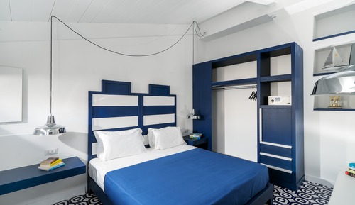 Habitación básica con 1 cama doble o 2 individuales, 1 cama doble