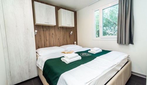 Superior Mobile Home, 2 Bedrooms, Terrace, Sea View (JD/J72)