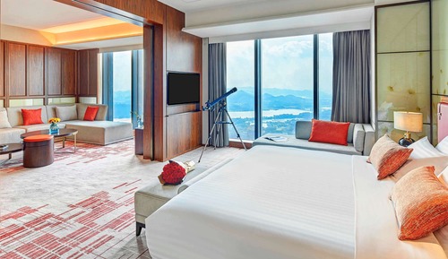 Suite Deluxe, 1 cama de matrimonio grande, Acceso al salón del club, vistas al río (High Floor)