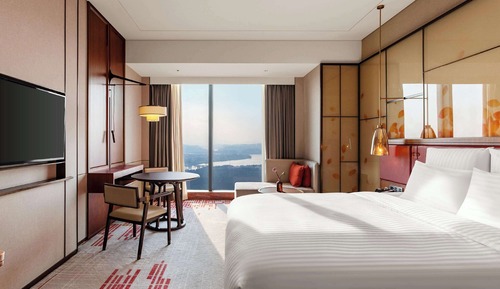 Habitación superior, 1 cama de matrimonio grande, vistas a la ciudad