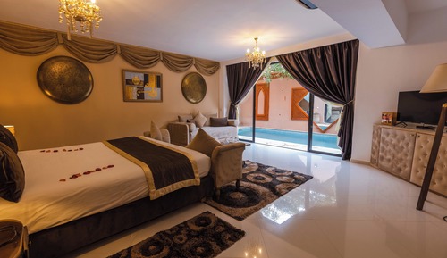 Habitación Grand, acceso a la piscina