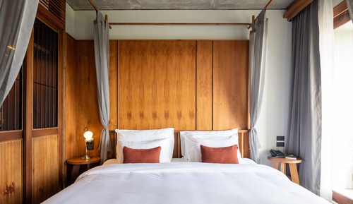 Deluxe Room with Balcony