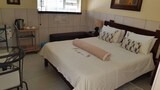 Honeymoon Suite