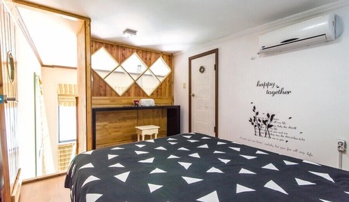 Habitación (Junny)
