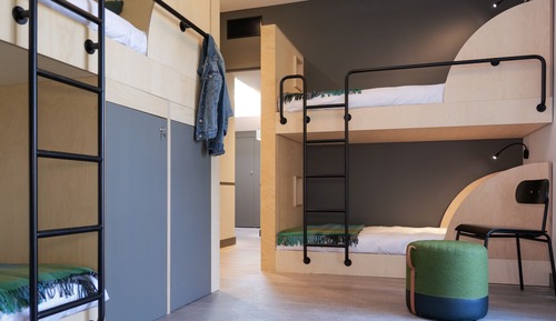 Chambre Économique, 3 chambres, balcon, vue montagne