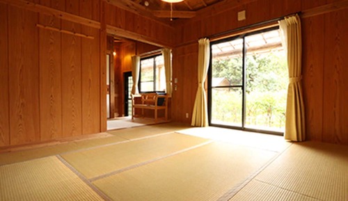 Habitación (Komisen, Country-style Room)