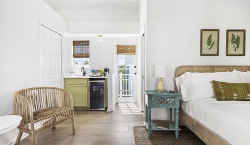 Suite estudio Deluxe, 1 cama de matrimonio grande, balcón, vistas parciales al mar