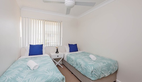 Apartamento básico, 2 habitaciones, junto a la piscina