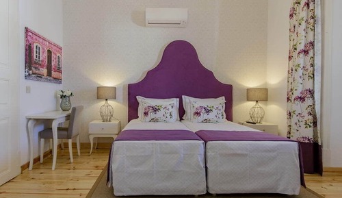 Suite (Purple)