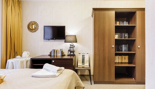 Habitación estándar con 1 cama doble o 2 individuales