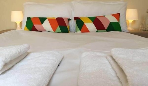 Habitación triple, baño privado (1 Double & 1 Single bed )