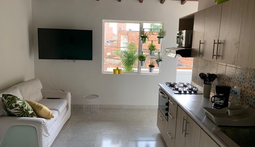 Apartamento City, 2 habitaciones, balcón, vistas a la ciudad (401)