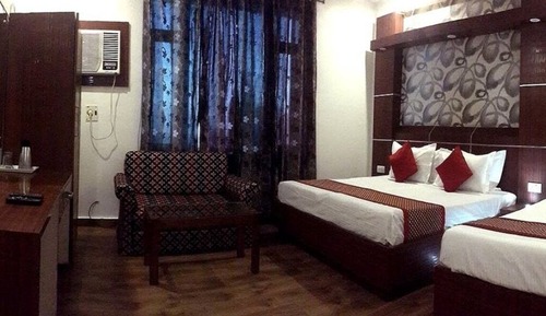 3 Bed Family Room AC