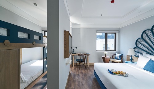 Habitación familiar, vistas a la ciudad