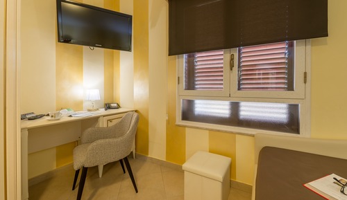 Habitación triple básica, vistas a la ciudad (301)