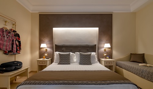 Habitación superior, vistas a la ciudad (202)