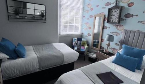Habitación clásica con 2 camas individuales