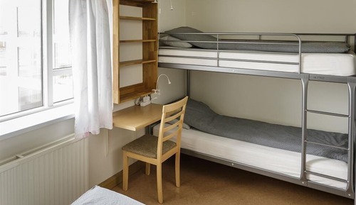 Dormitorio compartido, dormitorio mixto