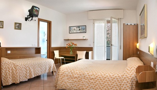 Habitación triple Confort, balcón, vistas al lago