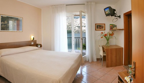 Habitación Confort doble, balcón, vistas al lago