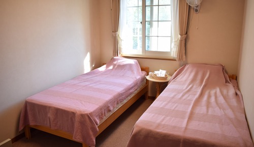 Habitación (Small, Western Style)